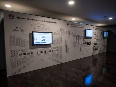 Huawei_prezenční stěna_výroba_Eventdeco